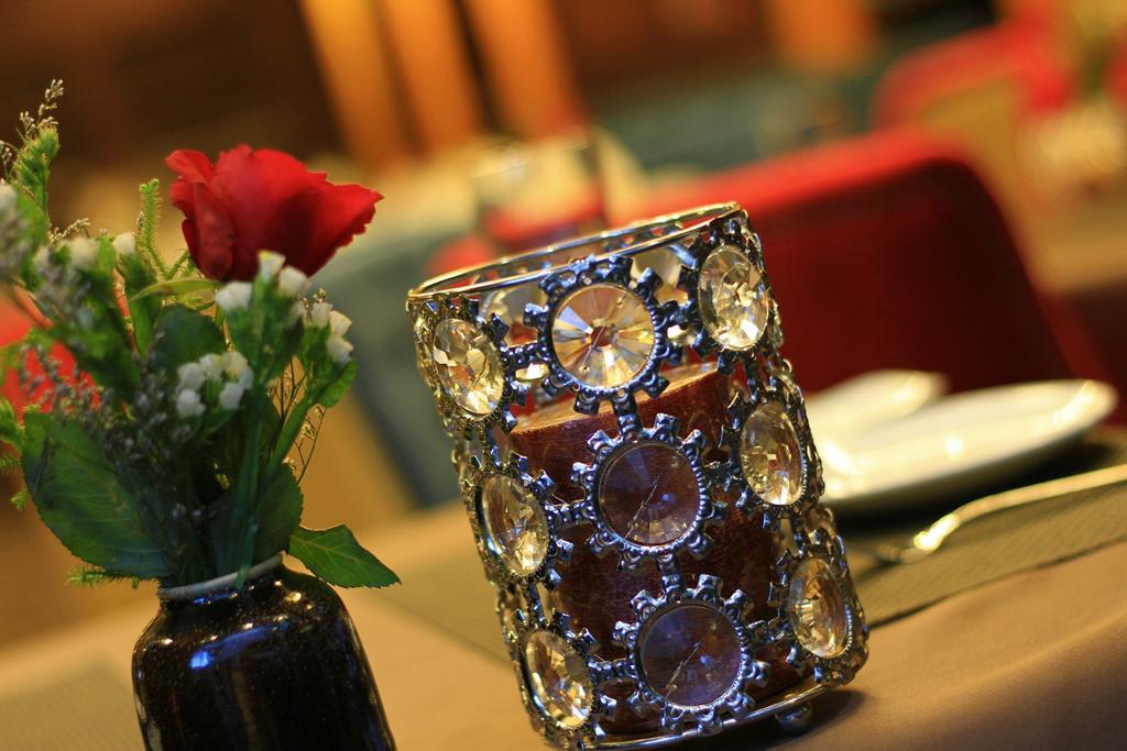 The Scarlett Boutique Hotel Хюэ Экстерьер фото