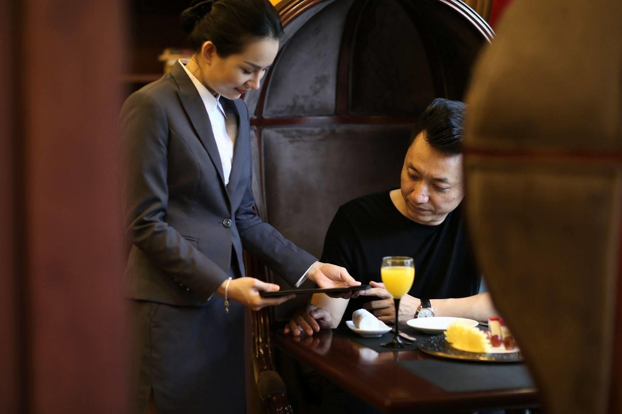 The Scarlett Boutique Hotel Хюэ Экстерьер фото